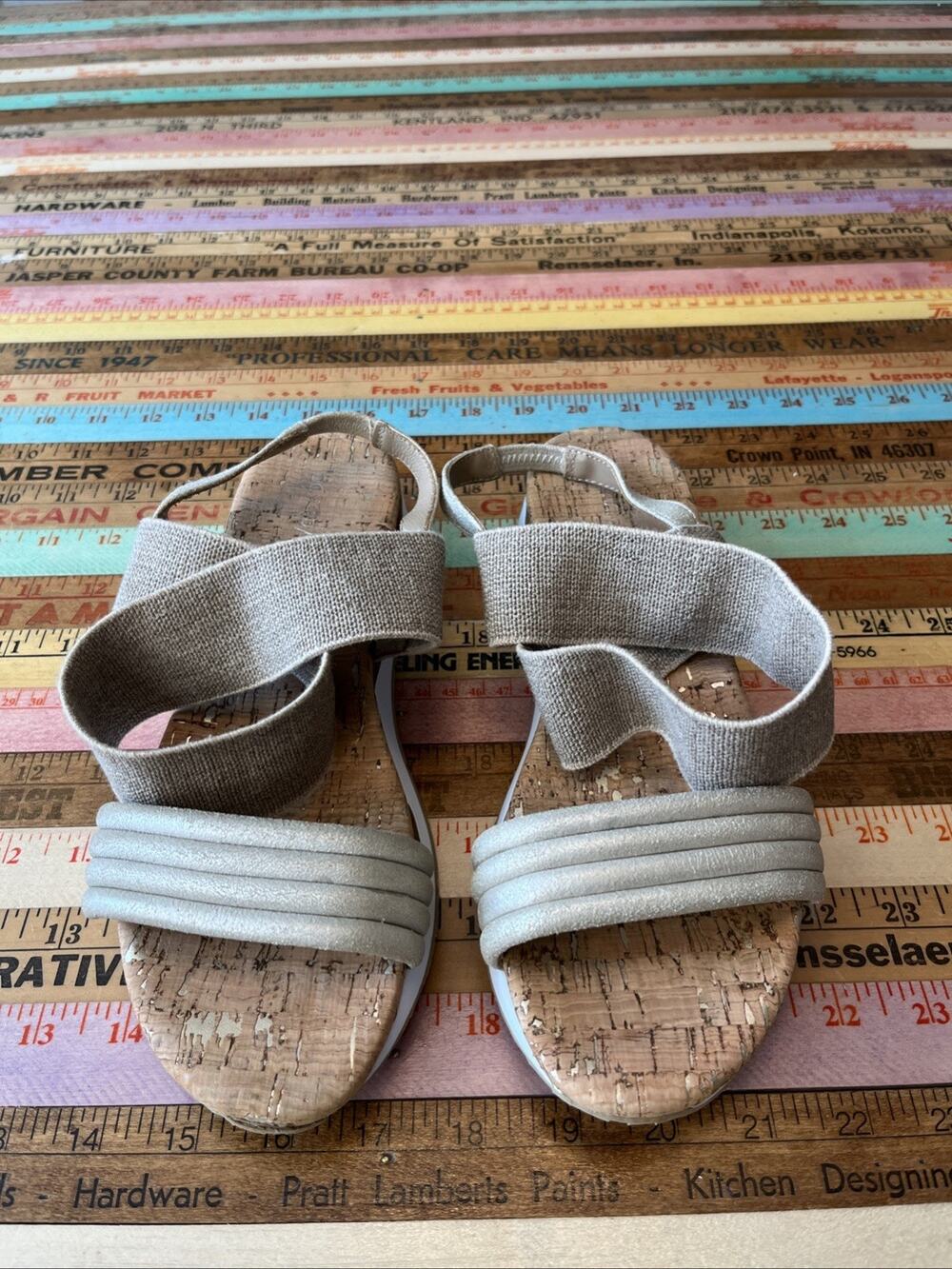 Donald Pliner Women’s 8 Shaye Ankle Strappy Sandals Metallic Tan Cork